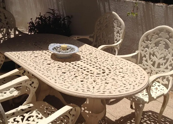 Zhimbad B&B By The Sea Bed & Breakfast